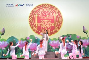 Thí sinh Lâm Ngọc Hoa (đoàn cải lương Cao Văn Lầu) thể hiện khá xúc động vai Võ Thị Sáu trong trích đoạn "Người con gái đất đỏ"