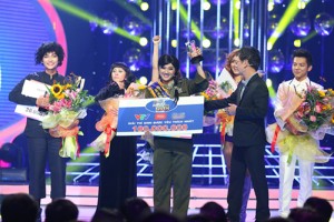 Thanh Duy giành chiến thắng tại 'Gương mặt thân quen 2015'