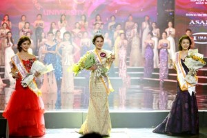 Từ trái qua: á khôi 2 Nguyễn Thu Hằng, hoa khôi Đặng Mỹ Huyền và á khôi 1 Công Lê Minh Hương - Ảnh: Gia Tiến