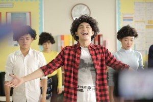 Kiểu tóc lạ của Noo trong MV mới