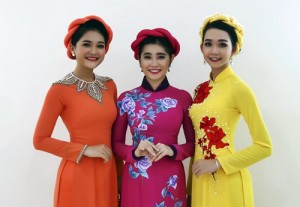Rực rỡ sắc màu với bộ sưu tập áo dài "Hương xưa"