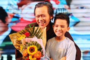 Hoài Linh nhận Quách Phú Thành làm con nuôi