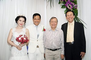 Nhạc sĩ Trần Long Ẩn và nhạc sĩ Thế Hiển đến chúc mừng cho Đinh Quang Minh và Minh Trang Lyly