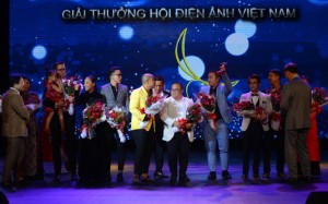 Đoàn phim 'Sài Gòn anh yêu em' nhận giải Cánh Diều Vàng
