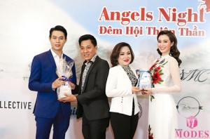 Đại diện thương hiệu HUMNILE Anh Lê Trần Trí Dũng và Hoa hậu Doanh Nhân Đặng Ngọc Chúc tặng quà lưu niệm cho Người đẹp Khánh My và MC Khách mời Siêu mẫu Tài năng  Ngọc Thiết