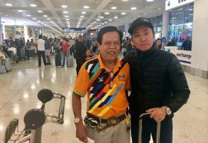 Ca sĩ Thanh Vũ ra tận sân bay quốc tế Sydney đón thầy Vinh Sử