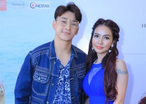 Hotgirl Đình Đình đến chúc mừng Hoàng Kỳ Nam