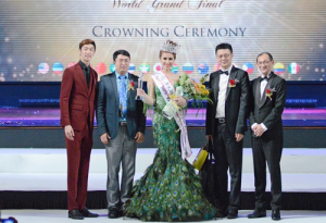 Phút đăng quang của tân hoa hậu Hoàng Ny