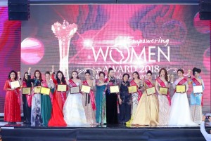 Những Bông hồng quyền lực 2018 đầy xinh đẹp và tài năng được vinh danh trên sân khấu