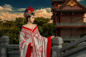 Vẻ đẹp ma mị, cô độc của Võ Nhật Phượng khi hóa thân thành Võ Tắc Thiên