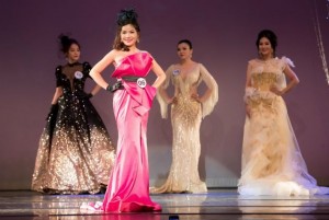 Doanh nhân Ngọc Hân trong phần thi trang phục dạ hội
