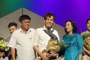 Bảo Nguyên nhận được nhiều tình cảm của khán giả sau khi hoàn thành vở diễn tốt nghiệp