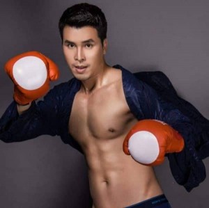Á vương Hoàng Phi Kha sexy trong thương hiệu đồ lót