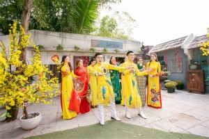 MV Ngày xuân Long Phụng sum vầy của nhóm Hi Boys