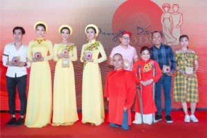 Sự kiện do  NTK Việt Hùng, Đại sứ Áo dài Việt Nam, CLB Phụ nữ khuyết tật TPHCM phối hợp cùng Hội người khuyết tật TP Vũng Tàu đồng tổ chức