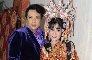 Ca sĩ Vỹ Khangh và nghệ sĩ Kim Thoa