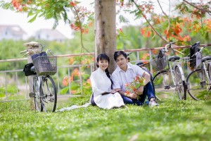 Ca sĩ Mỹ Châu và diễn viên Mã Hiểu Đông trong phim ca nhạc Phượng buồn