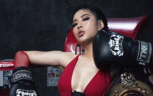 Trang Lê chinh chiến với sự quyến rũ mạnh mẽ trong thể thao