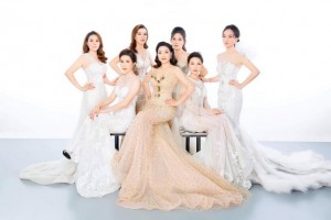 Nữ doanh nhân Khánh Hòa (giữa) và các cộng sự