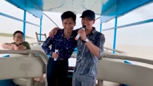 Xuân Hòa hội ngộ với ca nhạc sĩ Võ Hoàng Lâm trên du thuyền tại Hồ Trị An