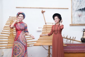 Danh hài Thúy Nga và Đại sứ áo dài VN Trương An Xinh