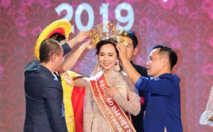 Phút đăng quang của doanh nhân Trương An Xinh