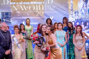 Phút đăng quang của tân hoa hậu Ninh Nguyễn