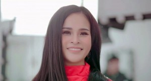Á hậu Huỳnh Mai