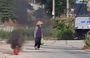 Giang hồ "khủng bố" bằng bom xăng trước nhà ca sĩ Cindy Trần