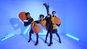 Adam Lâm trong MV 'Kẻ cắp gặp bà già' của Hoàng Thùy Linh