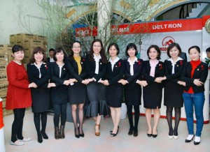 Á hoàng Nguyễn Thụy Oanh và các thành viên doanh nghiệp của cô – Công ty Cổ phần XNK Ô tô Ngọc Minh