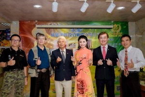 Hoa hậu Lê Khánh Tiên và các khách mời đặc biệt trong ngày khai trương công ty