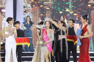 Phút đăng quang của Tân Hoa hậu Doanh nhân Việt Nam Toàn cầu 2022 Võ Thị Ngọc Giàu
