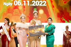 Phút đăng quang ngôi vị Á hậu 3 của Võ Diễm Trân