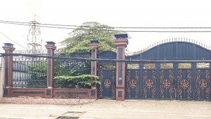 Mặt tiền khu đất đang tranh chấp