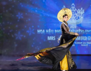 Hoa hậu Duyên dáng Bùi Ngọc Ninh