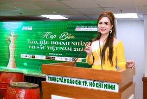 Hoa khôi Lưu Phạm Thanh Vân trả lời phỏng vấn tại Trung tâm Báo chí TP.HCM