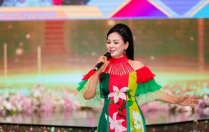 Ca sĩ - diễn viên Ôn Bích Hằng