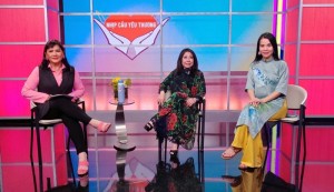 Nghệ sĩ Trúc Thy cùng chị Phụng Rose (giữa) tham gia Talkshow tại Mỹ nói về giải pháp bảo vệ môi trường