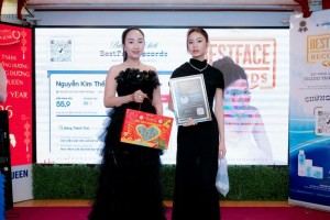 Hoa hậu Kim Phượng tặng quà và công bố giải BestFace 2025