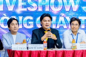 Từ trái sang: NSƯT Kim Tử Long, NSƯT Kim Tiểu Long, đạo diễn Mai Long