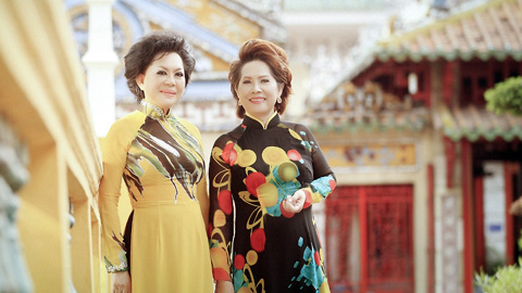 2 nữ danh ca Giao Linh và Phương Dung