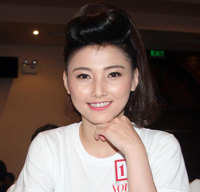 Hoa khôi "Người đẹp công sở" 2014 Nguyễn Thanh Hạnh