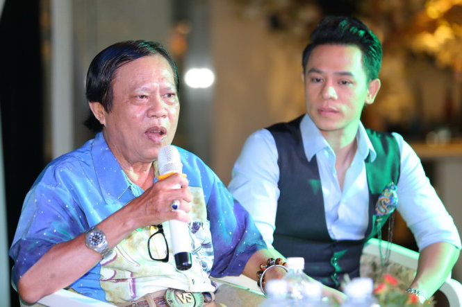 Nhạc sĩ Vinh Sử trong buổi giới thiệu đêm nhạc "Hai bàn tay trắng" tại Hà Nội - Ảnh: Ái Vân