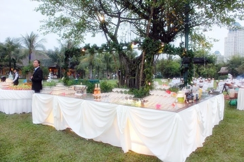 Buffet Valentine lãng mạn tại sân vườn Khu du lịch Văn Thánh