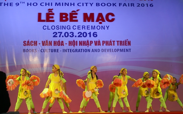 Bế mạc Hội sách TP.HCM 2016, dồn dập những tin vui