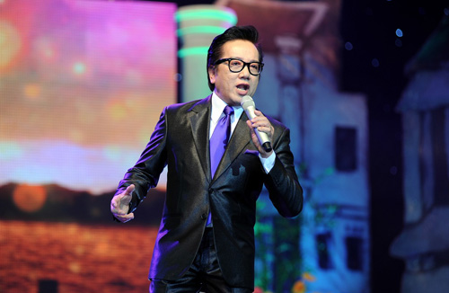 Nam danh ca Elvis Phương sẽ hát trong hai ngày lễ tại SK Trống Đồng