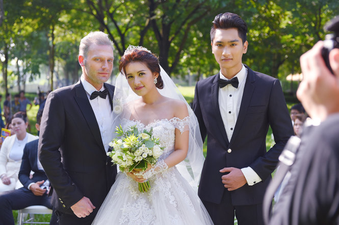 Kyo York, Emmy Nguyễn, Huy Quang trong MV Khi cha già đi