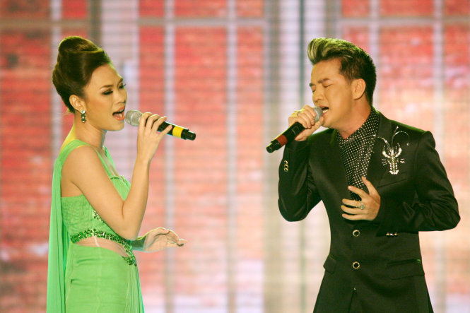 Đàm Vĩnh Hưng và Mỹ Tâm trình diễn trong Đêm trao giải HTV Award 2010 - Ảnh: Gia Tiến