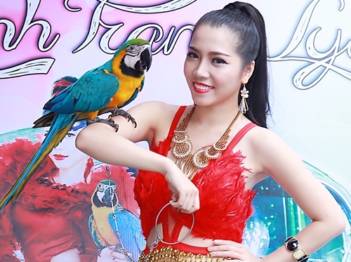 Trong liveshow của "Nữ hoàng chim vẹt" Minh Trang Lyly sẽ xuất hiện rất nhiều loài chim khác nhau